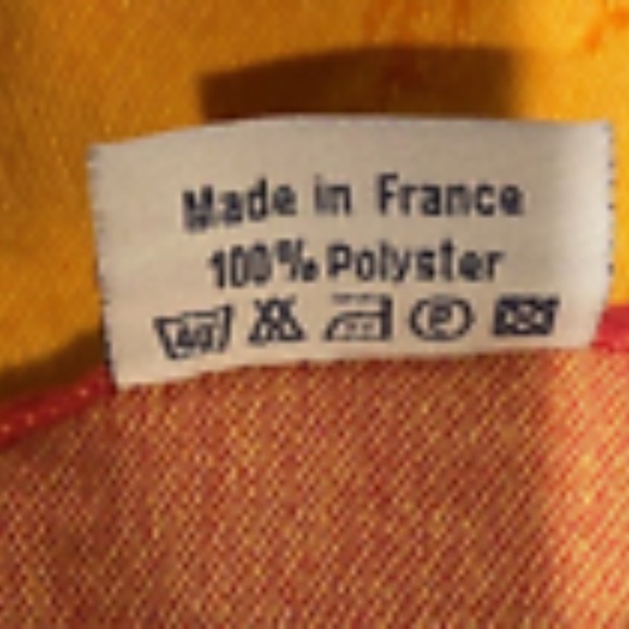 La Maisonnette Tablecloth 90 x 60 inches - Picture 11 of 11